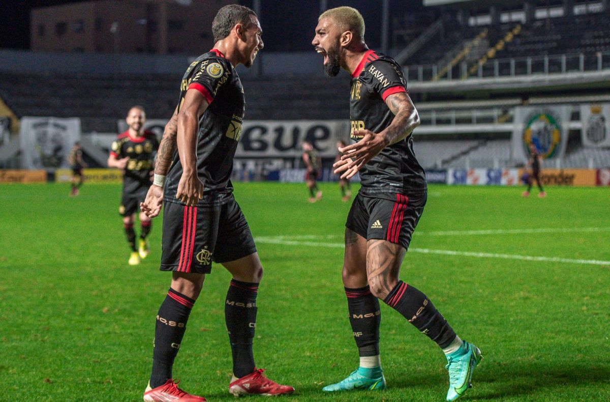 PRESIDENTE DO CORINTHIANS CONFIA EM ACORDO COM JOGADOR DO FLAMENGO: ''ELE QUER JOGAR AQUI''